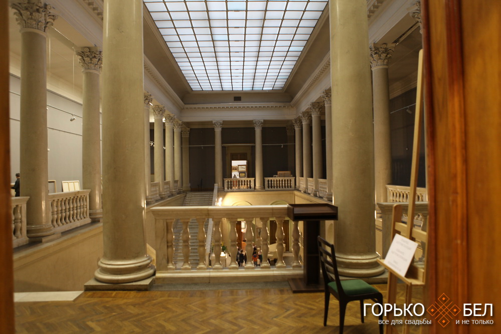 Национальный художественный музей - место для свадебной фотосессии в Минске